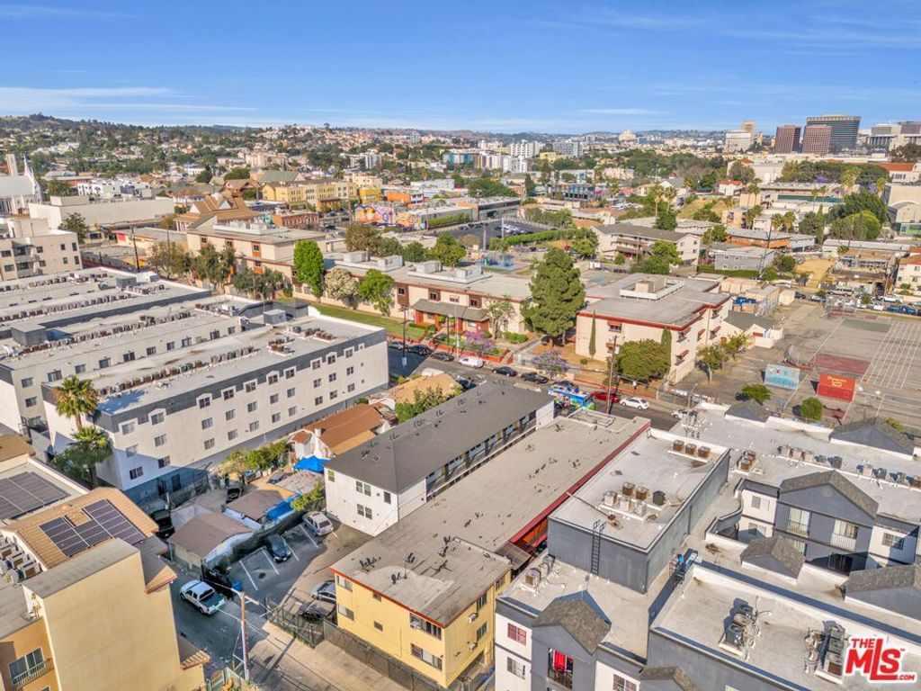 Image 15 of property listing at 161 S Burlington Avenue, Los Angeles, CA 90057