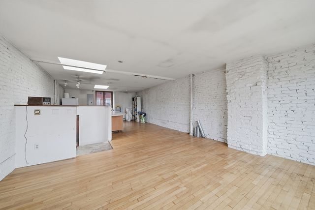 28 Medford St, Chelsea, MA 02150