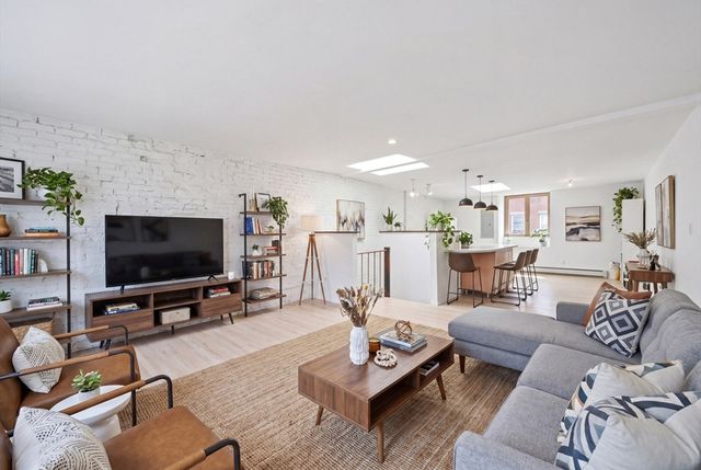 28 Medford St, Chelsea, MA 02150