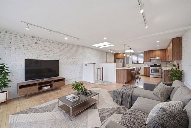 28 Medford St, Chelsea, MA 02150