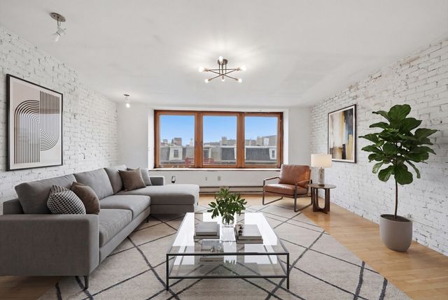 28 Medford St, Chelsea, MA 02150