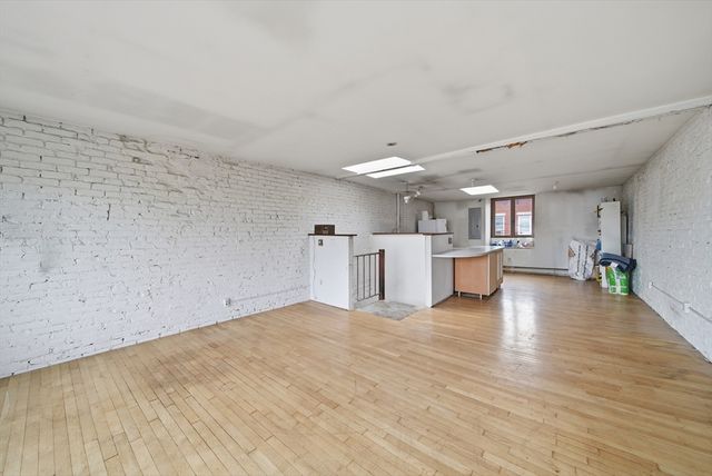 28 Medford St, Chelsea, MA 02150