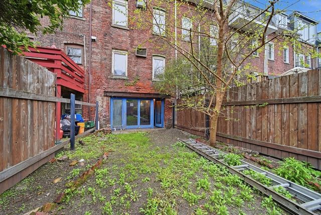 28 Medford St, Chelsea, MA 02150