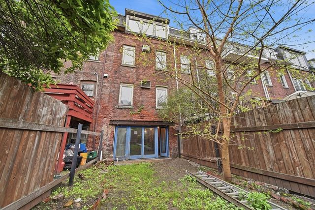 28 Medford St, Chelsea, MA 02150
