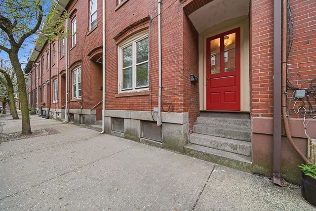 28 Medford St, Chelsea, MA 02150