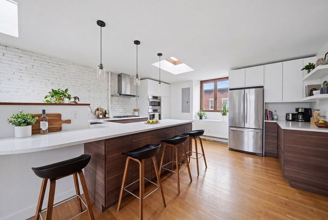 28 Medford St, Chelsea, MA 02150