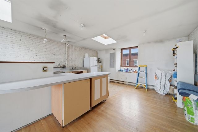 28 Medford St, Chelsea, MA 02150