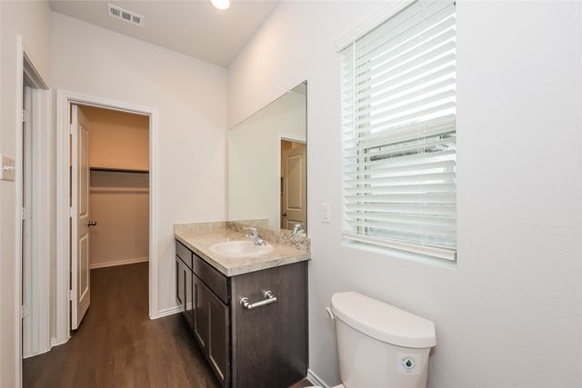 1400 Ester Lane, Ennis, TX 75119