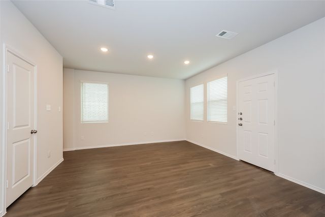 1400 Ester Lane, Ennis, TX 75119