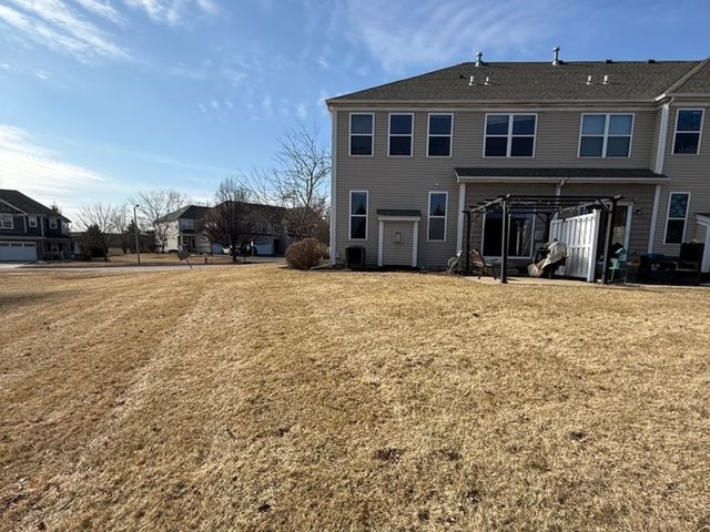 286 Wolverine Drive, Oswego, IL 60543