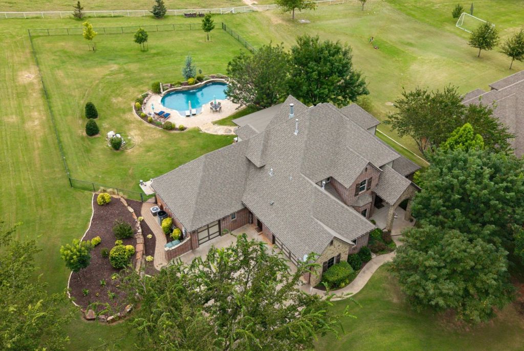14381 Terra Vita Drive, Edmond, OK 73034