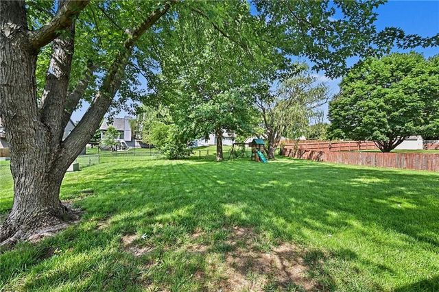 1752 Ray Street, Liberty, MO 64068