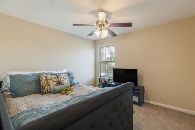 1431 Halverson Dr, Murfreesboro, TN 37128