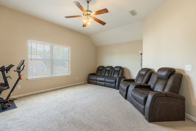 1431 Halverson Dr, Murfreesboro, TN 37128