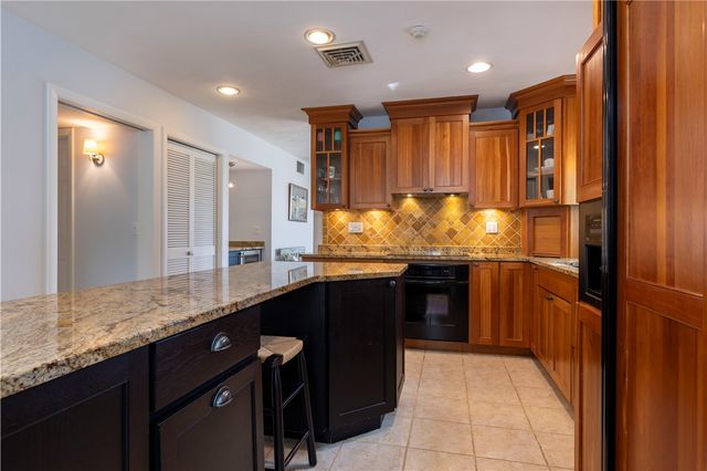 73 Conanicus Avenue 4, Jamestown, RI 02835