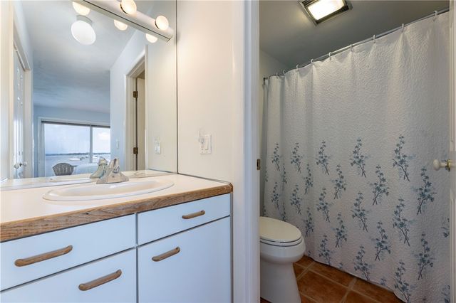 73 Conanicus Avenue 4, Jamestown, RI 02835