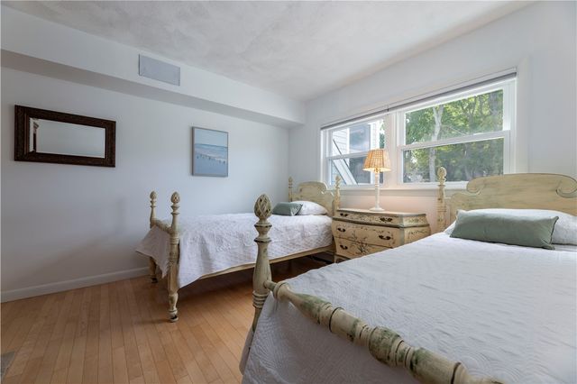 73 Conanicus Avenue 4, Jamestown, RI 02835