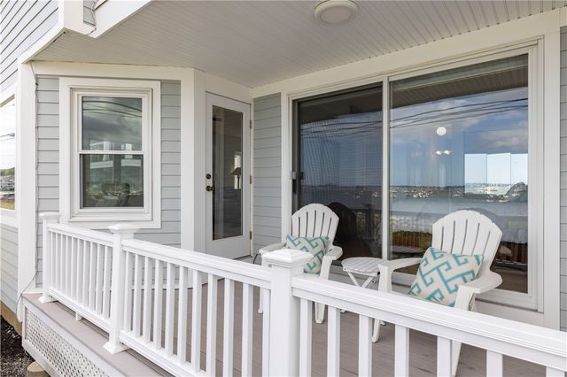 73 Conanicus Avenue 4, Jamestown, RI 02835