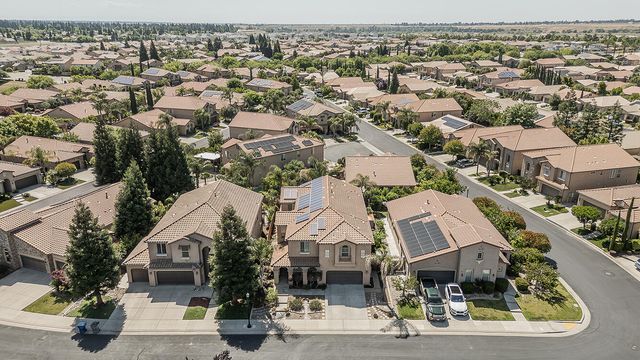11345 N Via Montessori Drive, Fresno, CA 93730