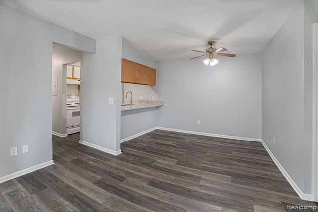 15054 Riverside Drive, Sterling Heights, MI 48313