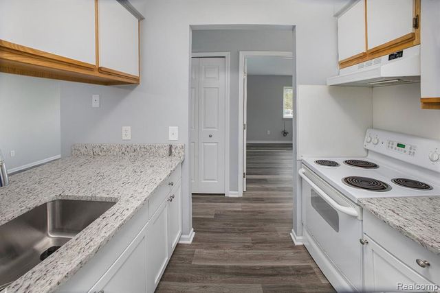 15054 Riverside Drive, Sterling Heights, MI 48313