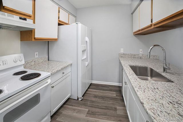 15054 Riverside Drive, Sterling Heights, MI 48313