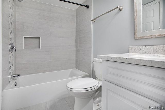 15054 Riverside Drive, Sterling Heights, MI 48313