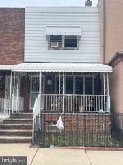 2702 S DARIEN ST, Philadelphia, PA 19148