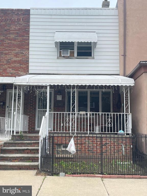 2702 S DARIEN ST, Philadelphia, PA 19148