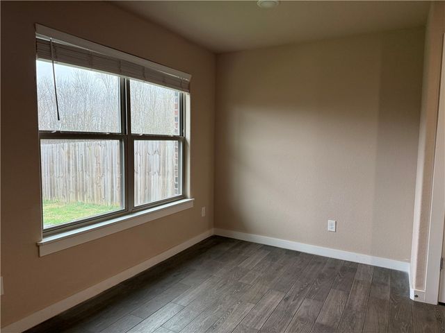 522 Vee Street, Centerton, AR 72719