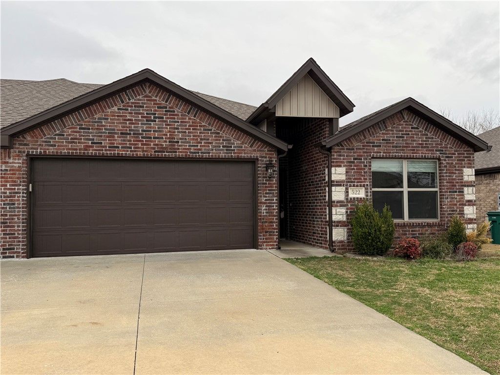522 Vee Street, Centerton, AR 72719