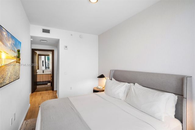 398 NE 5th St 1809, Miami, FL 33132