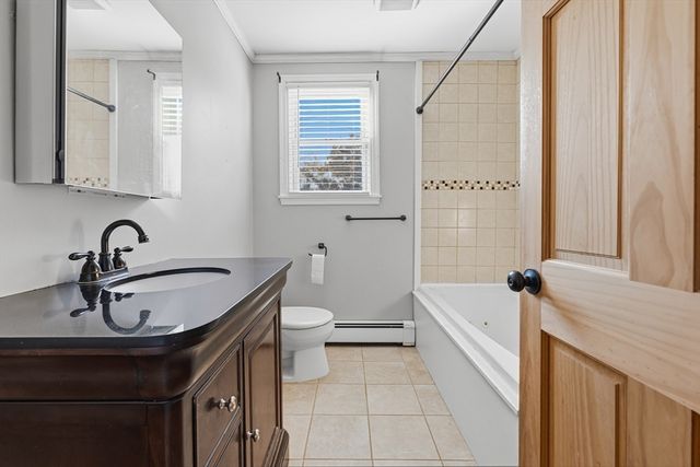 69 Coggeshall St, Dartmouth, MA 02747
