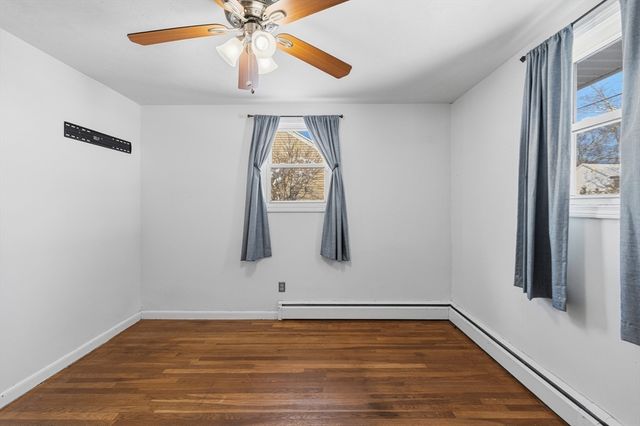 69 Coggeshall St, Dartmouth, MA 02747