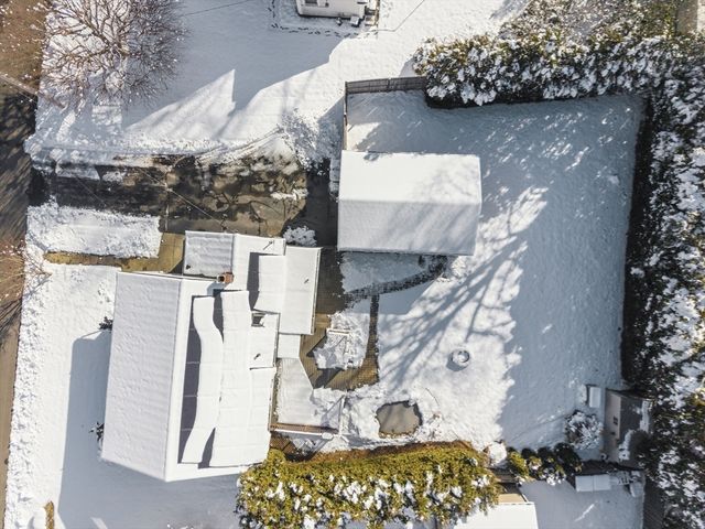 69 Coggeshall St, Dartmouth, MA 02747