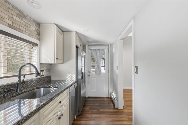 69 Coggeshall St, Dartmouth, MA 02747