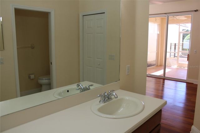 7803 33RD STREET E, Sarasota, FL 34243