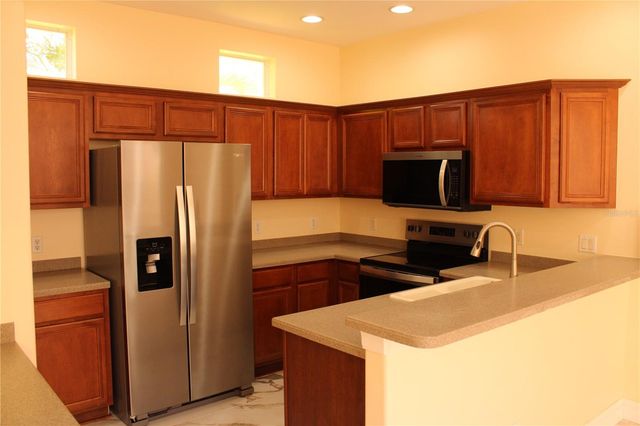 7803 33RD STREET E, Sarasota, FL 34243