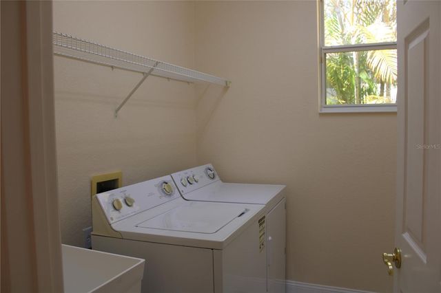 7803 33RD STREET E, Sarasota, FL 34243