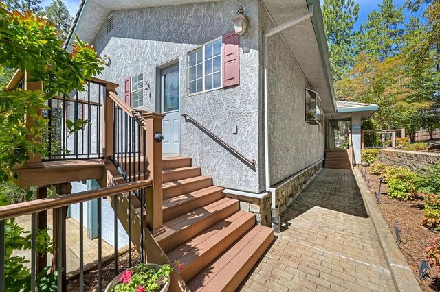 18135 Quail Mountain Ct, Applegate, CA 95703