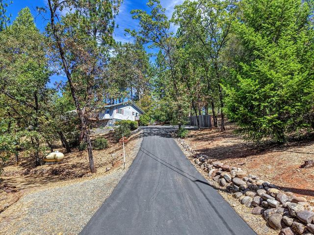 18135 Quail Mountain Ct, Applegate, CA 95703