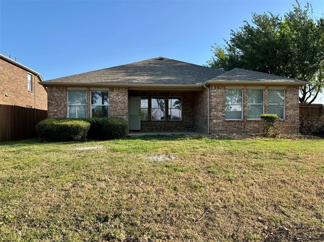 8110 Toltec Court, Arlington, TX 76002