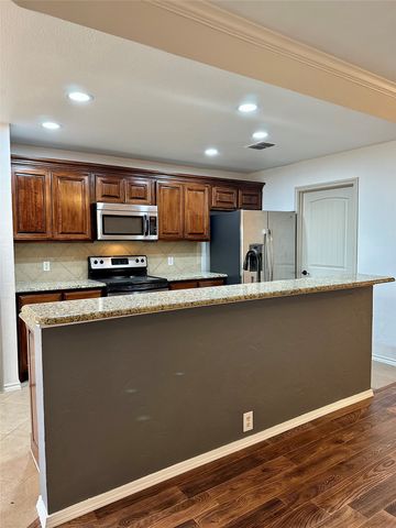 8110 Toltec Court, Arlington, TX 76002