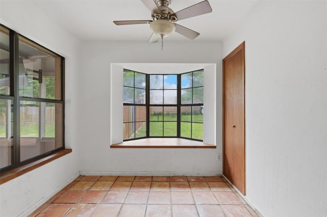 104 N Willis ST, Lampasas, TX 76550