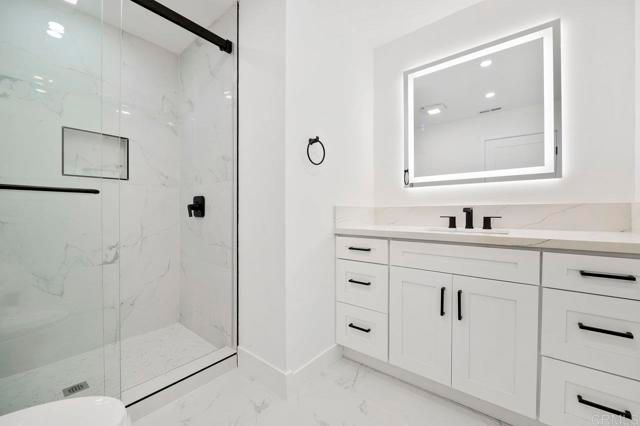 2537 Davis Avenue, Carlsbad, CA 92008