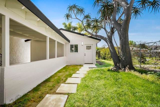 2537 Davis Avenue, Carlsbad, CA 92008