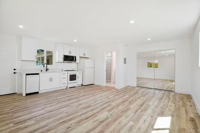 2537 Davis Avenue, Carlsbad, CA 92008