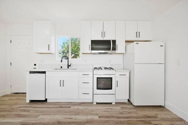 2537 Davis Avenue, Carlsbad, CA 92008