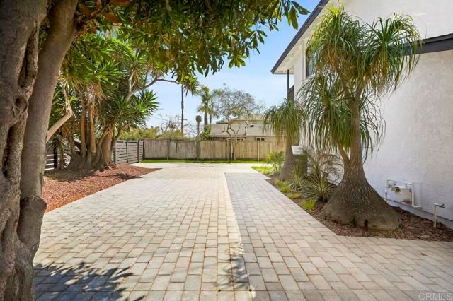 2537 Davis Avenue, Carlsbad, CA 92008