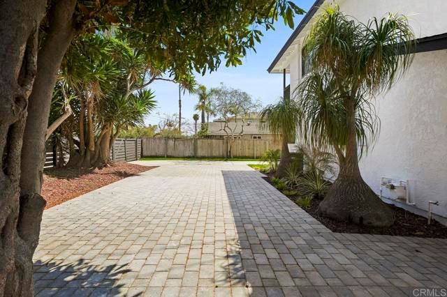 2537 Davis Avenue, Carlsbad, CA 92008